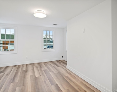 71 W Main Street - Photo Thumbnail 4