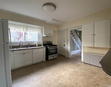 46 Sterling Court - Photo Thumbnail 6