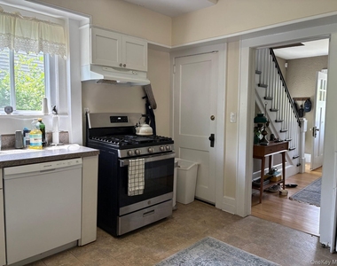 46 Sterling Court - Photo Thumbnail 4