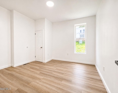 13 Kimball Street - Photo Thumbnail 7