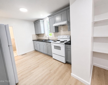 13 Kimball Street - Photo Thumbnail 4
