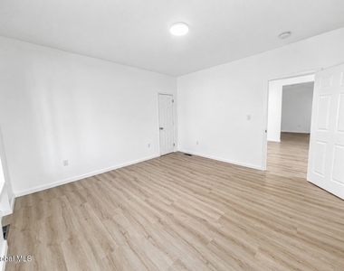 13 Kimball Street - Photo Thumbnail 12