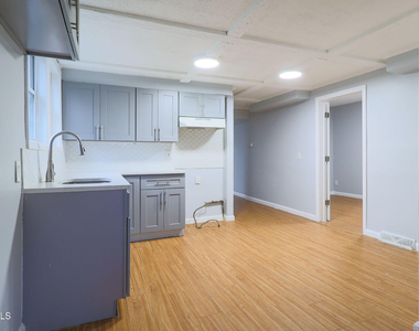 111 Duane Avenue - Photo Thumbnail 4