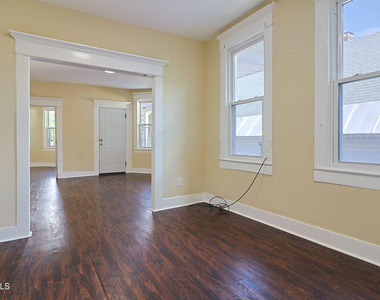 33 W Pine Street - Photo Thumbnail 9
