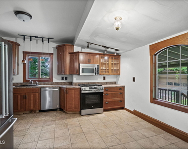 2301 Campbell Avenue - Photo Thumbnail 17