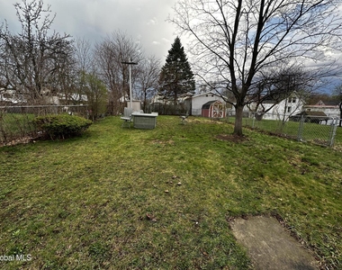 117 Henry Street - Photo Thumbnail 2