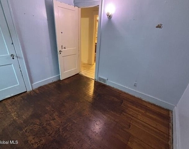 117 Henry Street - Photo Thumbnail 9