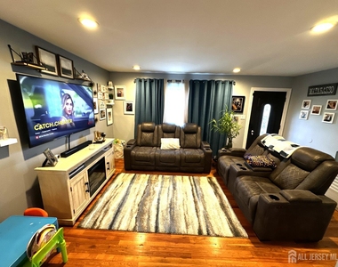 5 Nicholas Drive - Photo Thumbnail 2