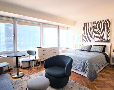 150 W 56th Street - Photo Thumbnail 1