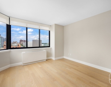 345 E 94th Street - Photo Thumbnail 4