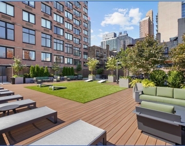 345 E 94th Street - Photo Thumbnail 8