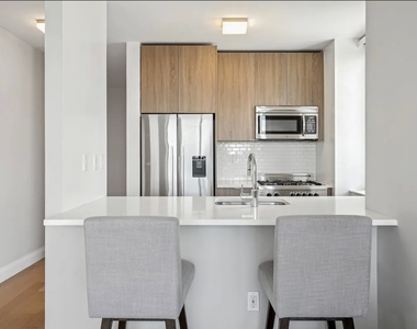 345 E 94th Street - Photo Thumbnail 3