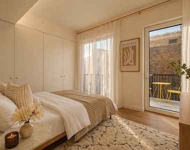 330 Grand Street - Photo Thumbnail 6