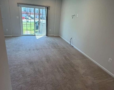 501 Rolling Valley Drive - Photo Thumbnail 8
