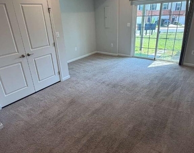 501 Rolling Valley Drive - Photo Thumbnail 7