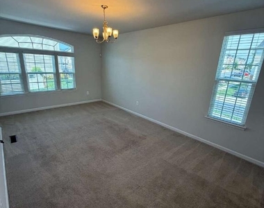 501 Rolling Valley Drive - Photo Thumbnail 13