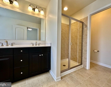 121 Hidden Brook Drive - Photo Thumbnail 17
