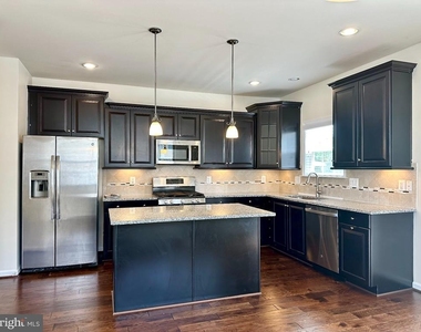 121 Hidden Brook Drive - Photo Thumbnail 5