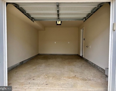 121 Hidden Brook Drive - Photo Thumbnail 36