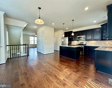 121 Hidden Brook Drive - Photo Thumbnail 9