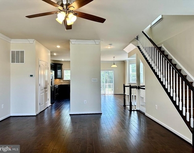 121 Hidden Brook Drive - Photo Thumbnail 10