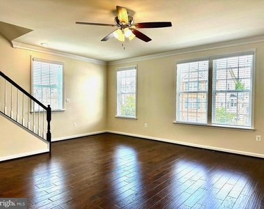 121 Hidden Brook Drive - Photo Thumbnail 11