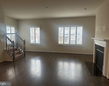 2233 Mallard Landing Drive - Photo Thumbnail 18