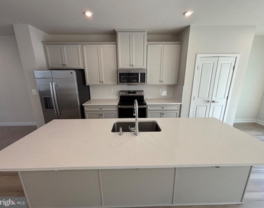 4362 Southerby Drive - Photo Thumbnail 13