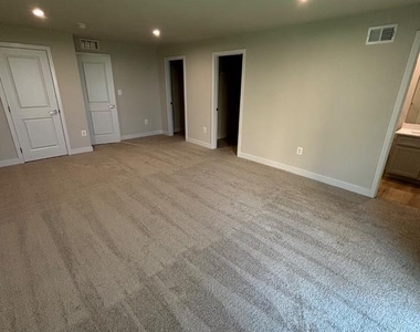 4362 Southerby Drive - Photo Thumbnail 7