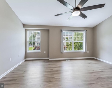 11236 Stagestone Way - Photo Thumbnail 15