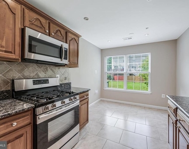 11236 Stagestone Way - Photo Thumbnail 7