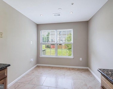 11236 Stagestone Way - Photo Thumbnail 10