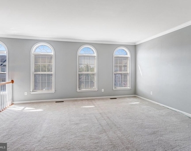 15657 William Bayliss Court - Photo Thumbnail 4