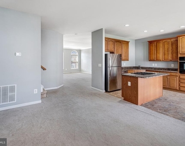 15657 William Bayliss Court - Photo Thumbnail 12