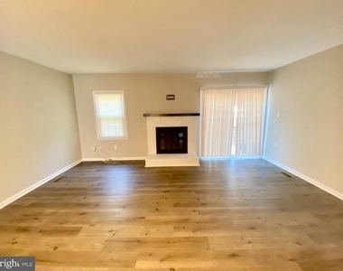11370 Cromwell Court - Photo Thumbnail 3