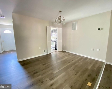 11370 Cromwell Court - Photo Thumbnail 2