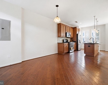 8922 Center Street - Photo Thumbnail 4