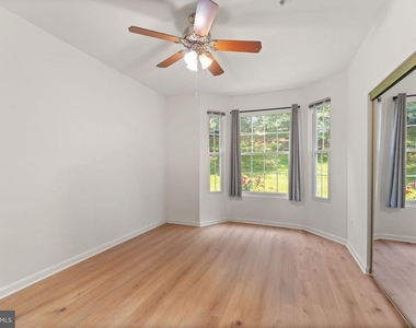 20453 Chesapeake Square - Photo Thumbnail 8