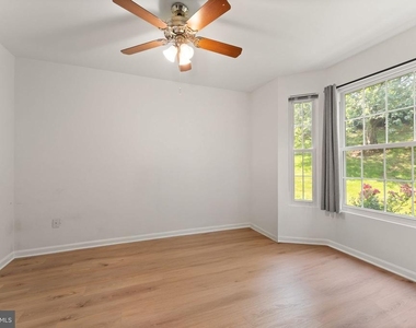 20453 Chesapeake Square - Photo Thumbnail 12