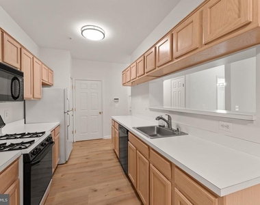 20453 Chesapeake Square - Photo Thumbnail 20