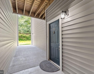 20453 Chesapeake Square - Photo Thumbnail 4