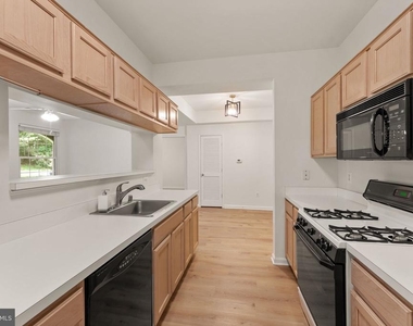 20453 Chesapeake Square - Photo Thumbnail 23