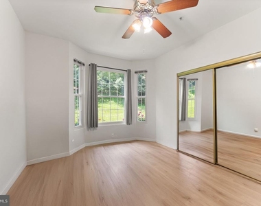 20453 Chesapeake Square - Photo Thumbnail 9