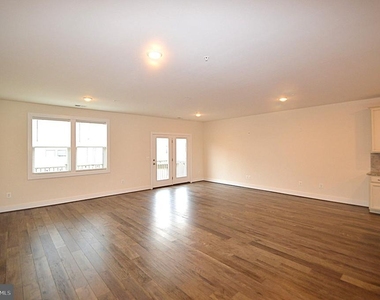 44878 Tiverton Square - Photo Thumbnail 14