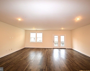44878 Tiverton Square - Photo Thumbnail 13