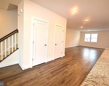 44878 Tiverton Square - Photo Thumbnail 24