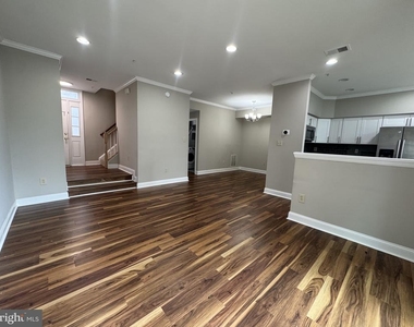 44194 Shady Glen Terrace - Photo Thumbnail 1