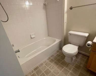 25240 Lake Shore Square - Photo Thumbnail 4
