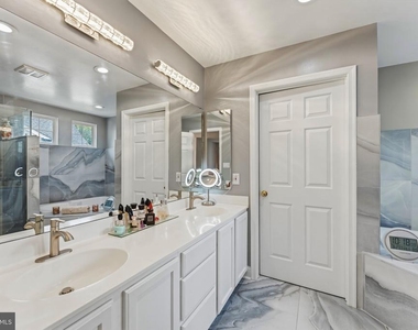 7887 Cranford Farm Circle - Photo Thumbnail 15