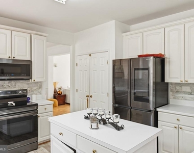 7887 Cranford Farm Circle - Photo Thumbnail 12